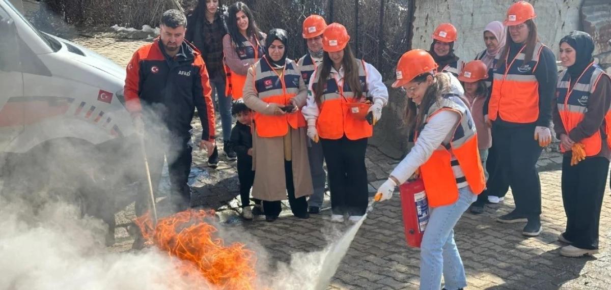 Şırnak’ta Tamamı Kadınlardan Oluşan Afad Gönüllü Ekibi Eğitimi Tamamladı