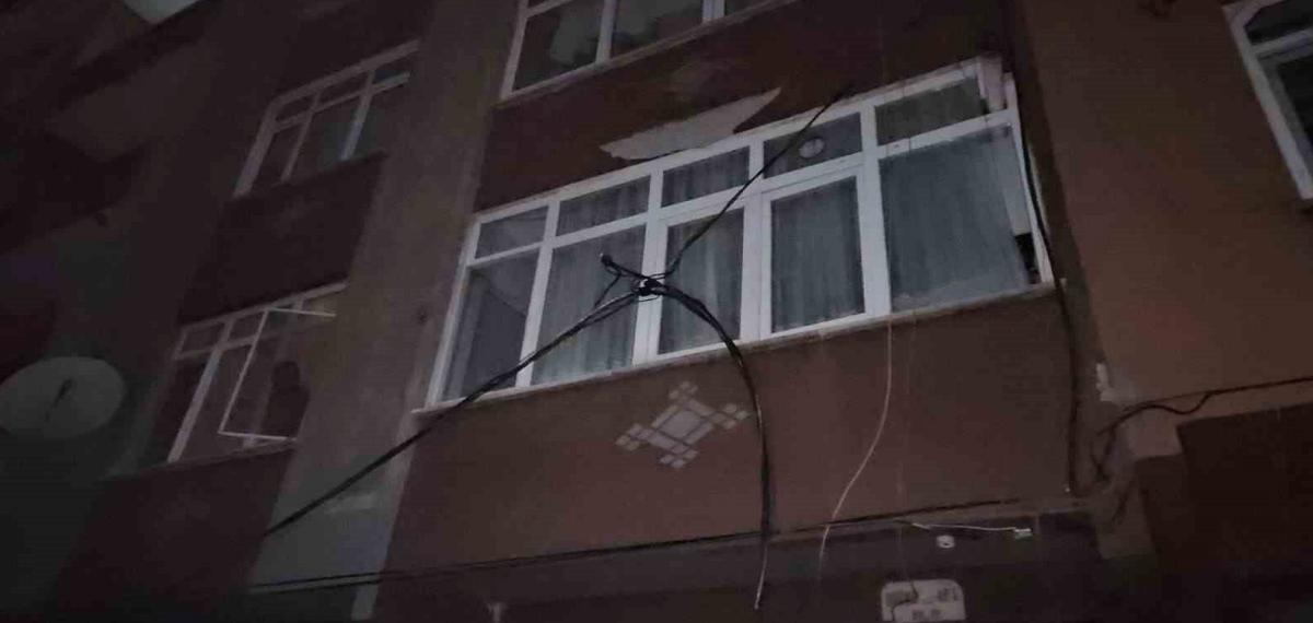 Şişli’de Elektrik Direğindeki Patlama Motorlara Sıçradı