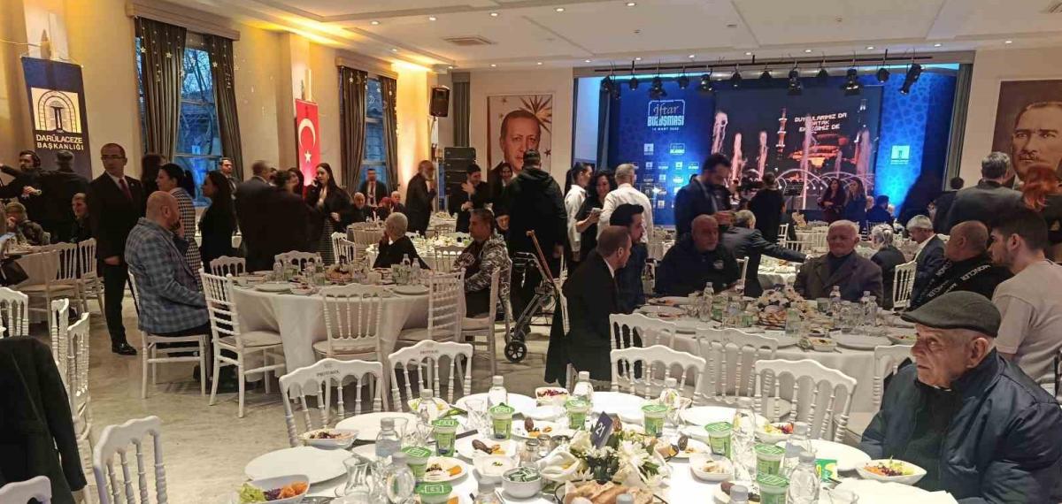 Spor Camiası ve Ünlü İsimler Darülaceze Sakinleriyle İftarda Buluştu