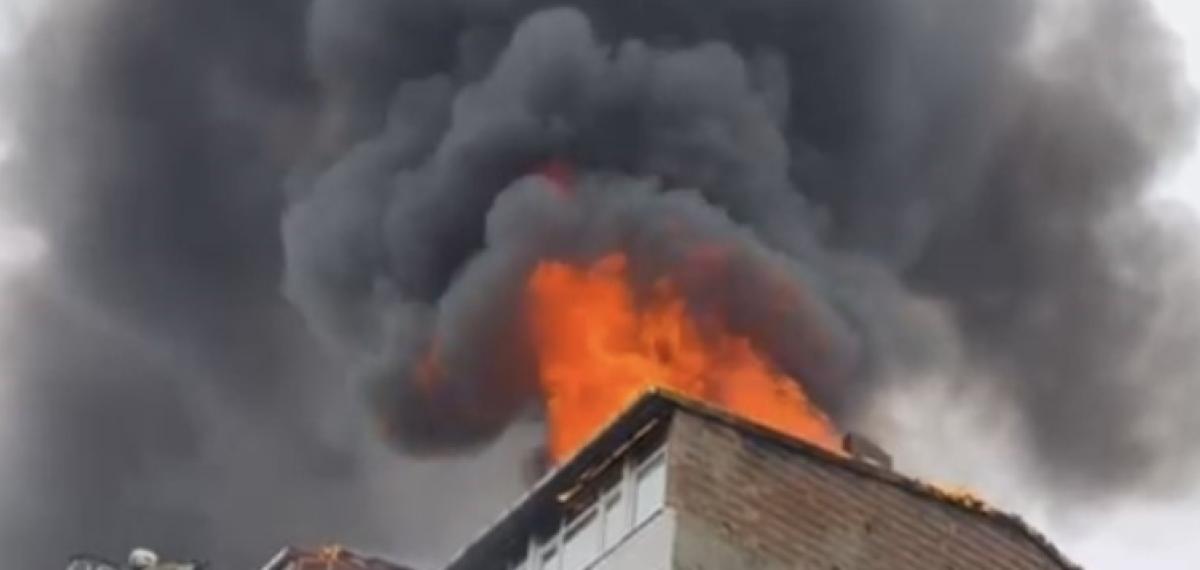 Sultangazi’de 6 Katlı Binada Yangın Paniği Yaşandı, 2 Kişi Dumandan Etkilendi