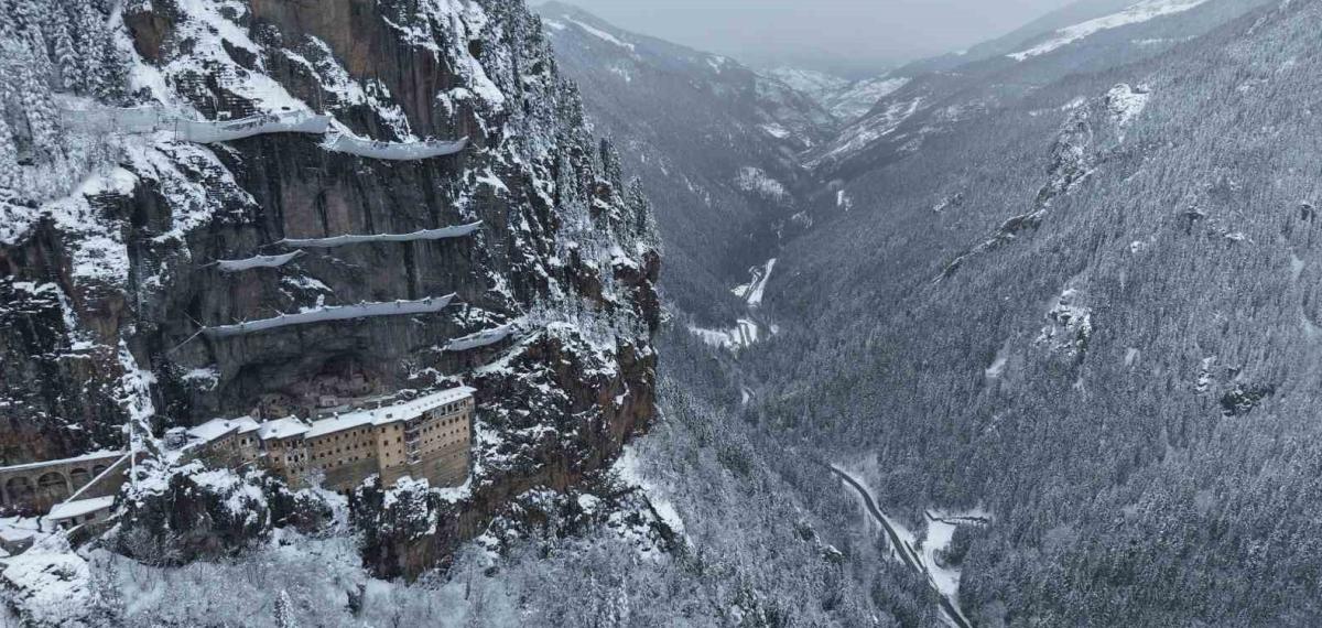 Sümela Manastırı Beyaza, Altındere Vadisi Sessizliğe Büründü
