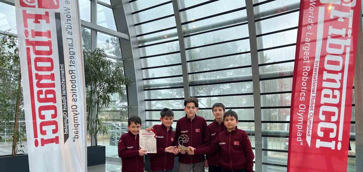 Tacev Öğrencileri, Robotik Olimpiyatlarında Türkiye İkincisi Oldu