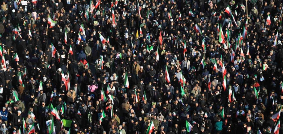 Tahran’da On Binlerce Kişi Yeni Dini Lider Mücteba Hamaney’e Destek İçin Meydanlarda