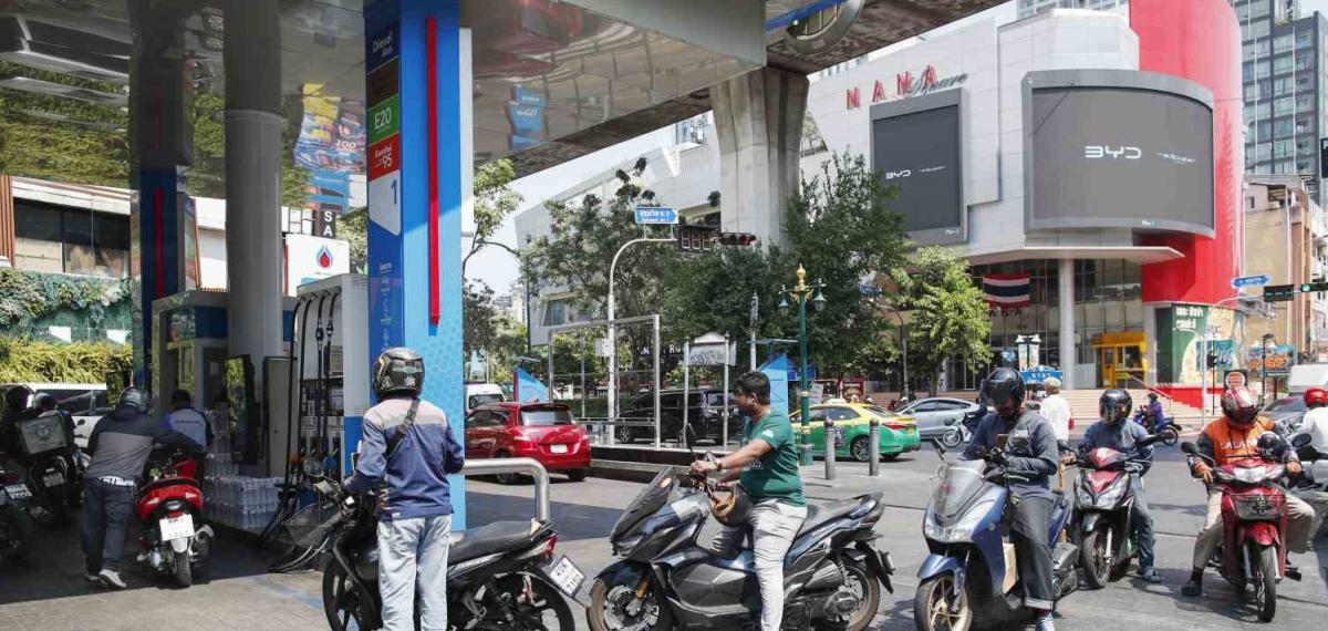 Tayland’da Akaryakıt Krizi: Sürücüler İstasyonlara Akın Etti