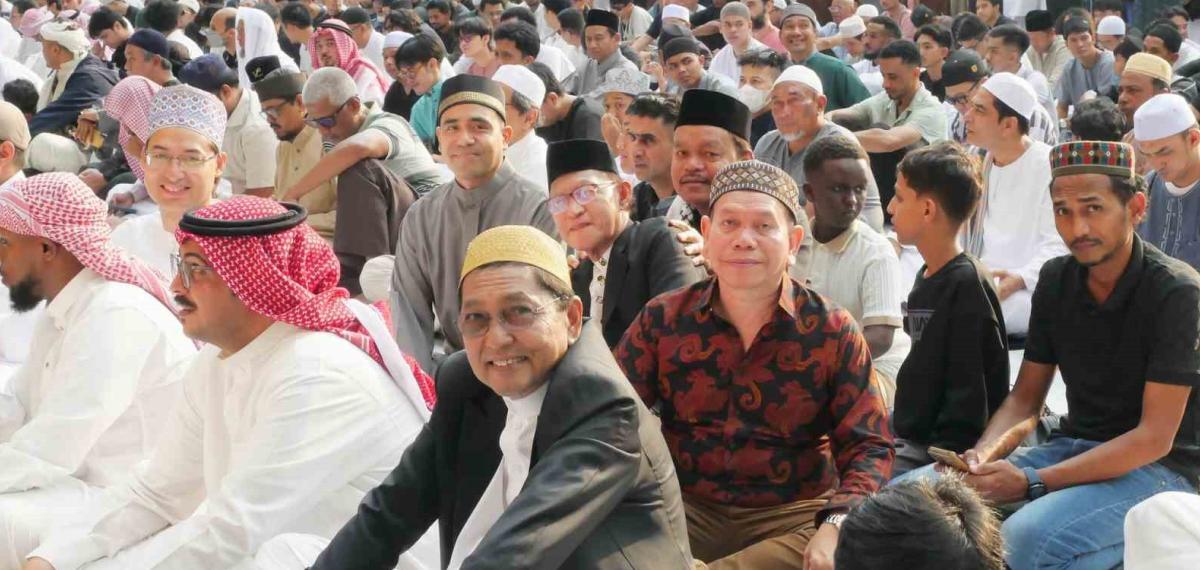 Tayland’da Müslümanlar Bayram Namazını Eda Etti