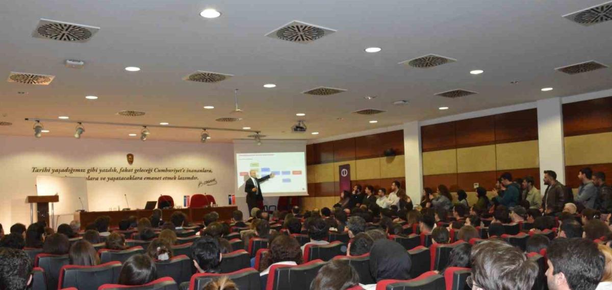 TCMB Başkan Yardımcısı Akçay: “Merkez Bankası Olarak Enflasyonla Mücadele Noktasında Oldukça Kritik Bir Süreçten Geçiyoruz”