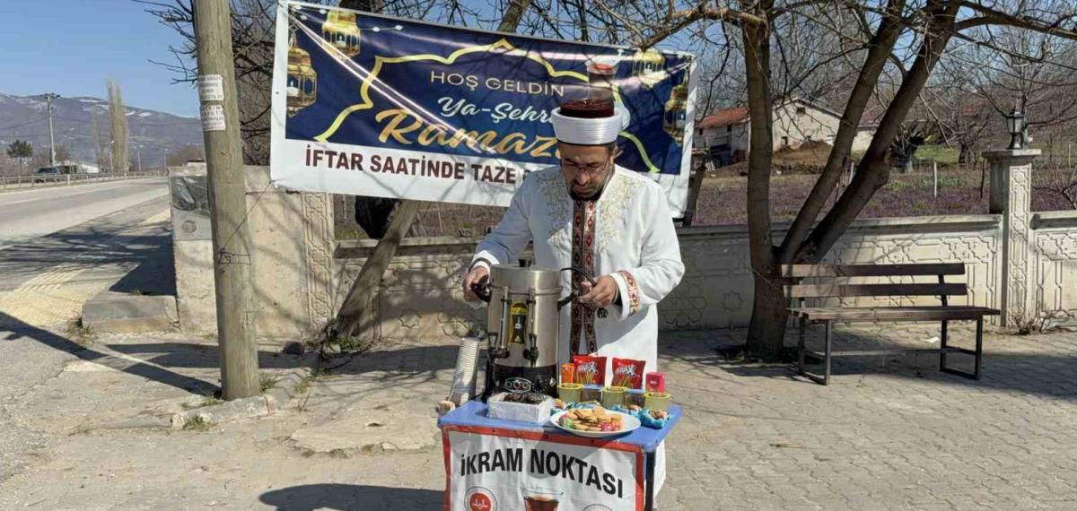 Tokat’ta İftara Yetişme Telaşı Kazaya Dönüşmesin Diye ’İkram Noktası’ Kuruldu