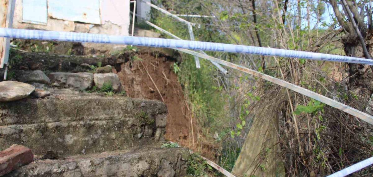 Toprak Kayması Sonucu Evi Yıkılan Genç 10 Dakikayla Kurtuldu