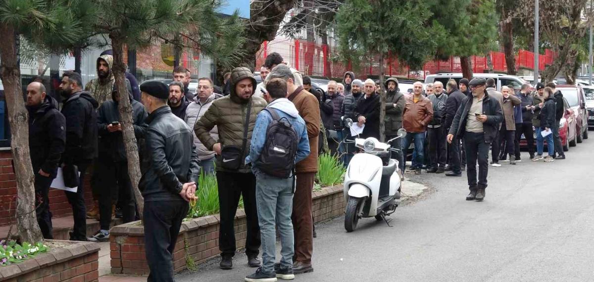 Trabzon’da App Plaka Kuyruğu