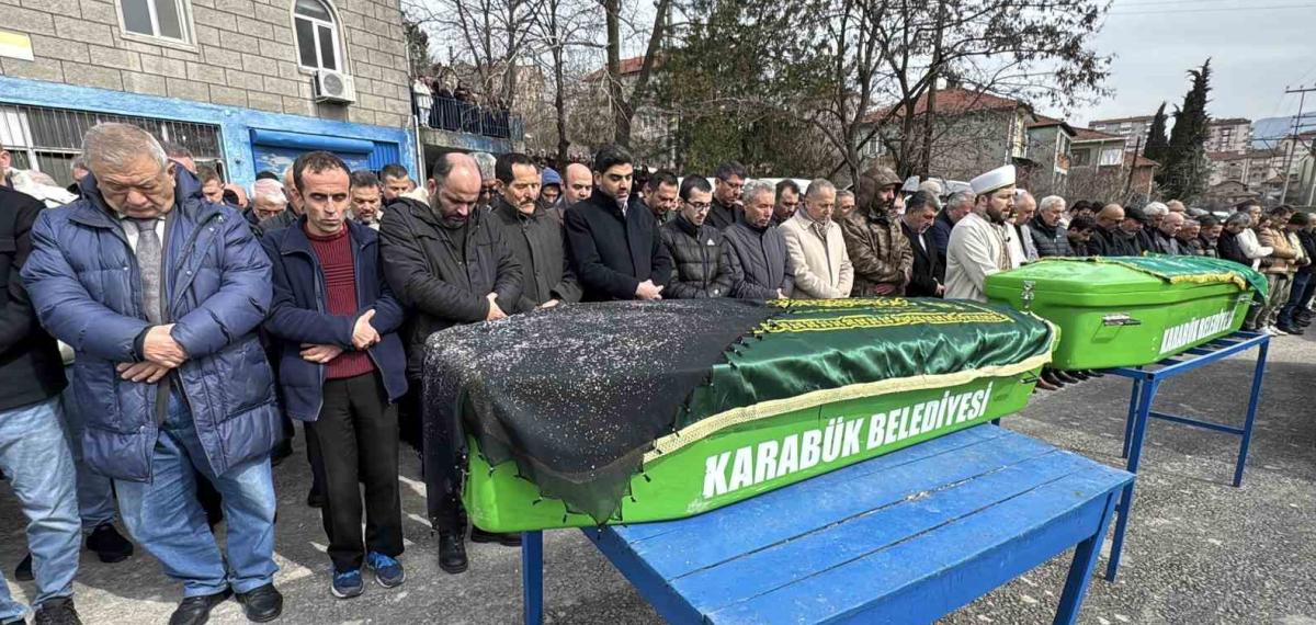 Trafik Kazasında Hayatını Kaybeden Karı-Koca Toprağa Verildi