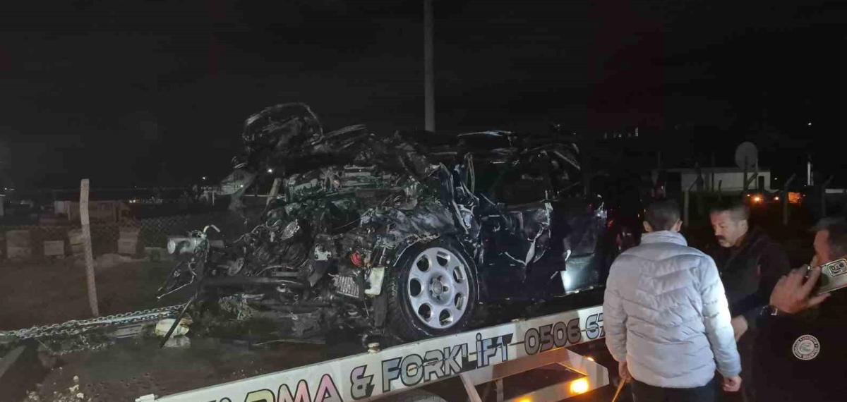 Trafik Kazasında Tırın Altına Aldığı Otomobil, Oto Kurtarma Aracının Üzerinde Alev Aldı