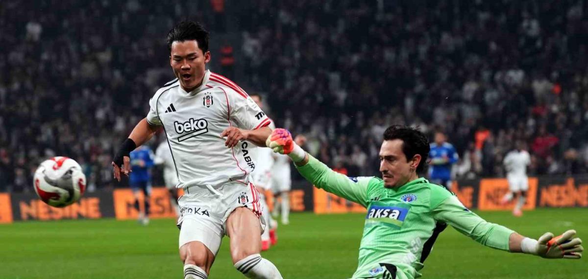 Trendyol Süper Lig: Beşiktaş: 2 – Kasımpaşa: 0 (İlk Yarı)