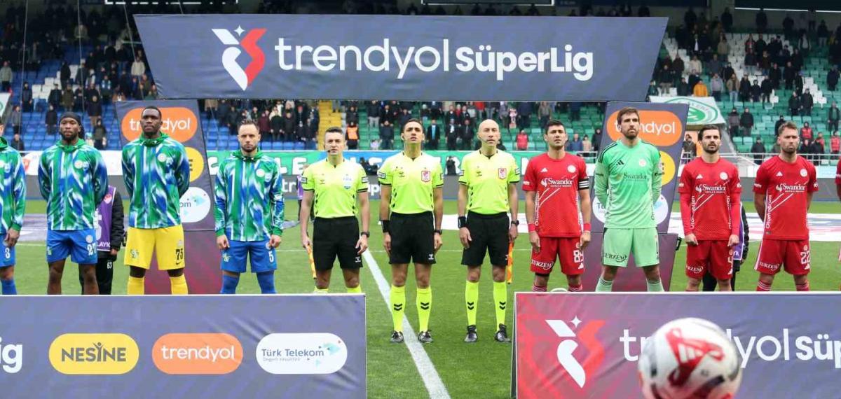 Trendyol Süper Lig: Çaykur Rizespor: 1 – Antalyaspor: 0 (İlk Yarı)