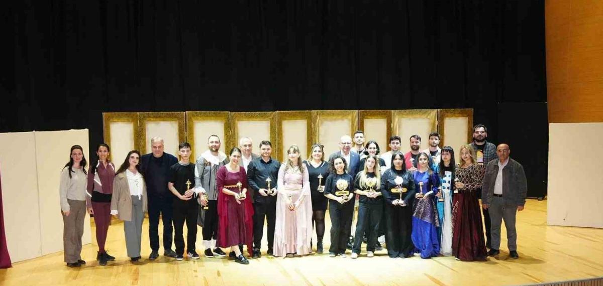 Turgutlu’da Tiyatroya ve Çocuk Festivaline Yoğun İlgi