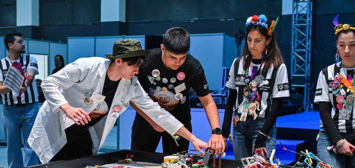 Türkiye’nin Bilim Kahramanları Fuar İzmir’de Yarıştı