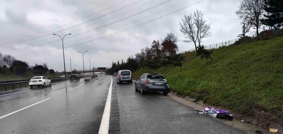 Tuzla’da Takla Atan Otomobile Başka Bir Araç Çarptı: 2’si Çocuk 7 Kişi Yaralandı