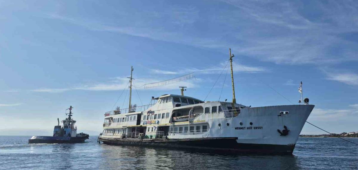 Tuzla’daki Mehmet Akif Ersoy Vapuru Yeniden İstanbul’a Hizmet Edecek