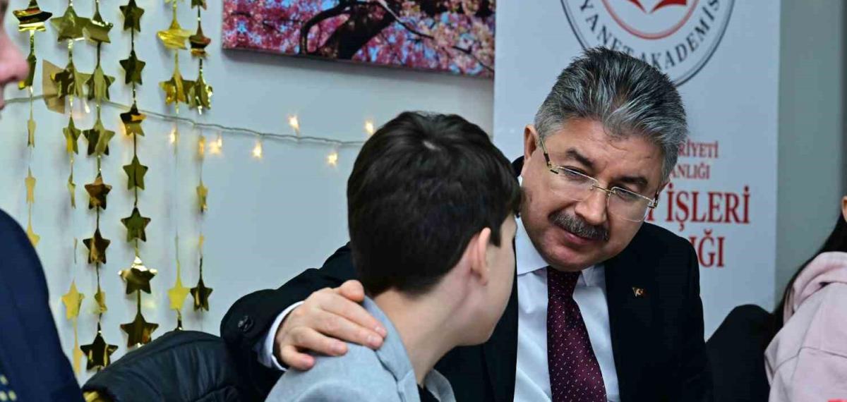 Vali Yılmaz, Öksüz ve Yetim Çocuklarla İftar Yaptı