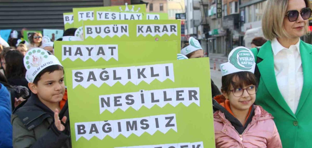 Yeşilay’dan Uşak’ta Farkındalık Yürüyüşü