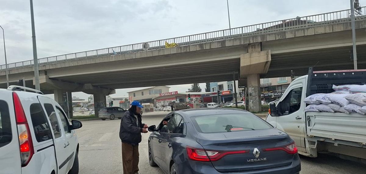 Zabıta Operasyonuyla Yakalanan Dilencilerin Üzerinde 4 Bin TL’yi Bulan Para Ele Geçirildi