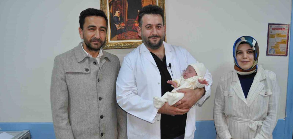 11 Yıldır Hasret Çeken Çift, Abdominal Serklaj Ameliyatının Ardından Bebeklerine Kavuştu
