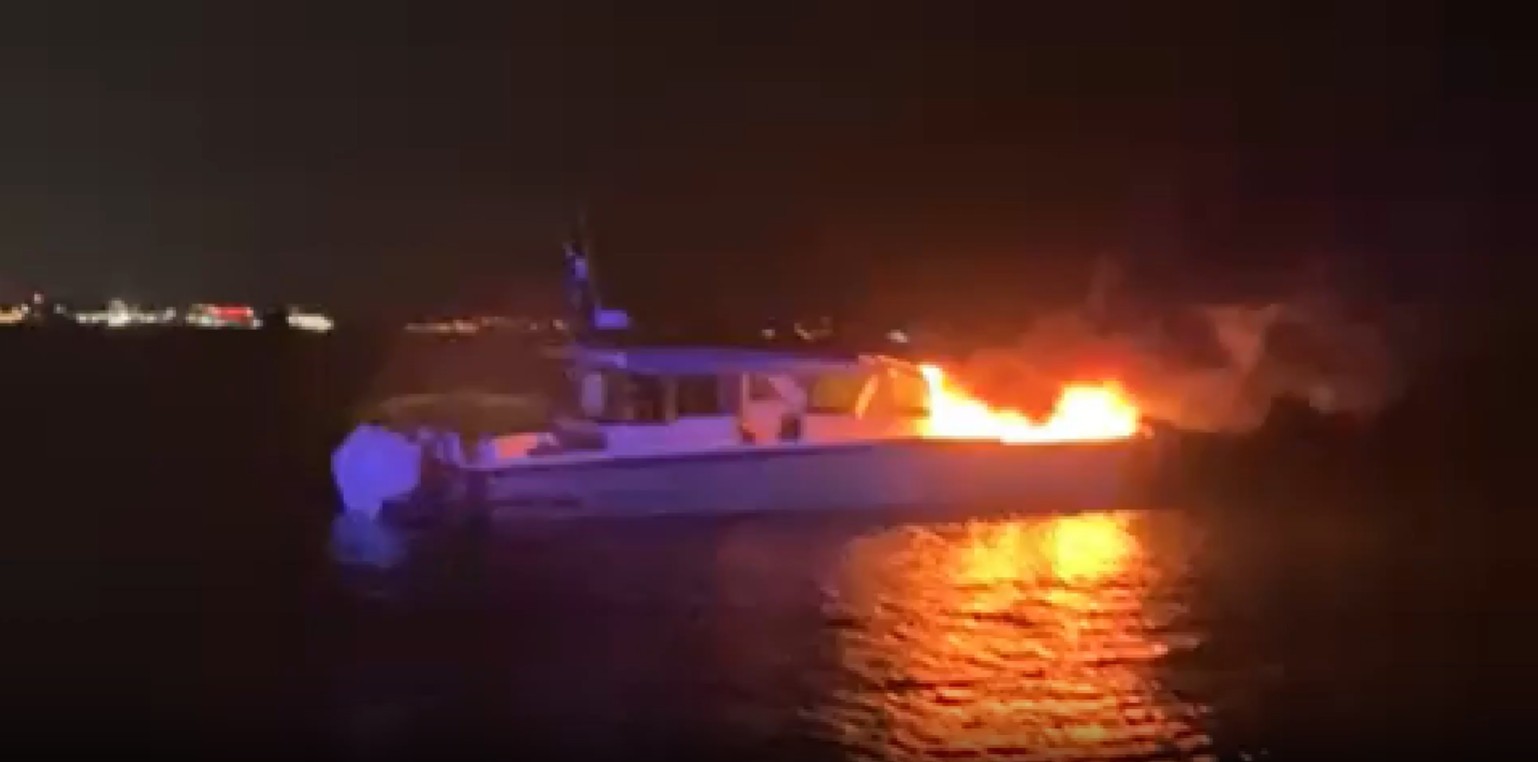 Kadıköy’de Tekne Yangını: 4 Kişi Kurtarıldı