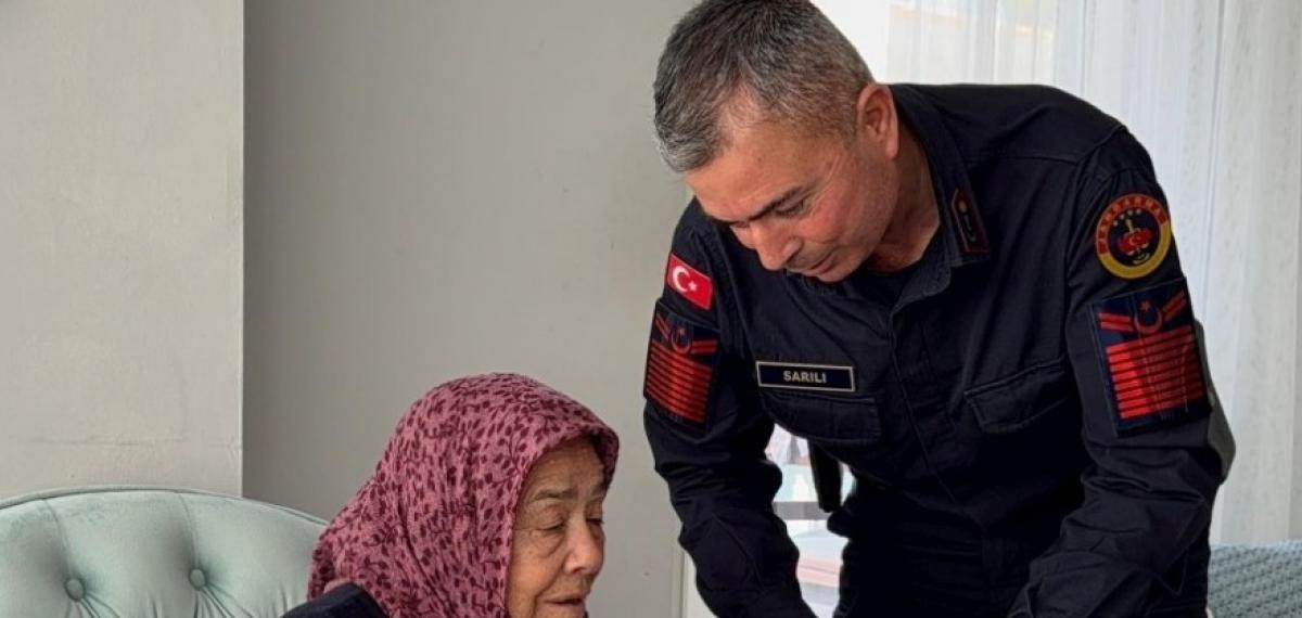 30 Yıl Önce Şehit Olan Askerin Silah Arkadaşından Şehit Annesine Duygulandıran Ziyaret