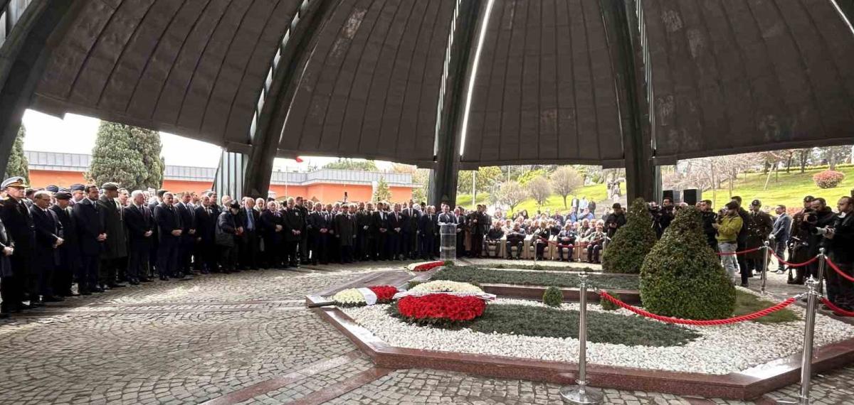 8’inci Cumhurbaşkanı Turgut Özal, Vefatının 33’üncü Seneyi Devriyesinde Kabri Başında Anıldı