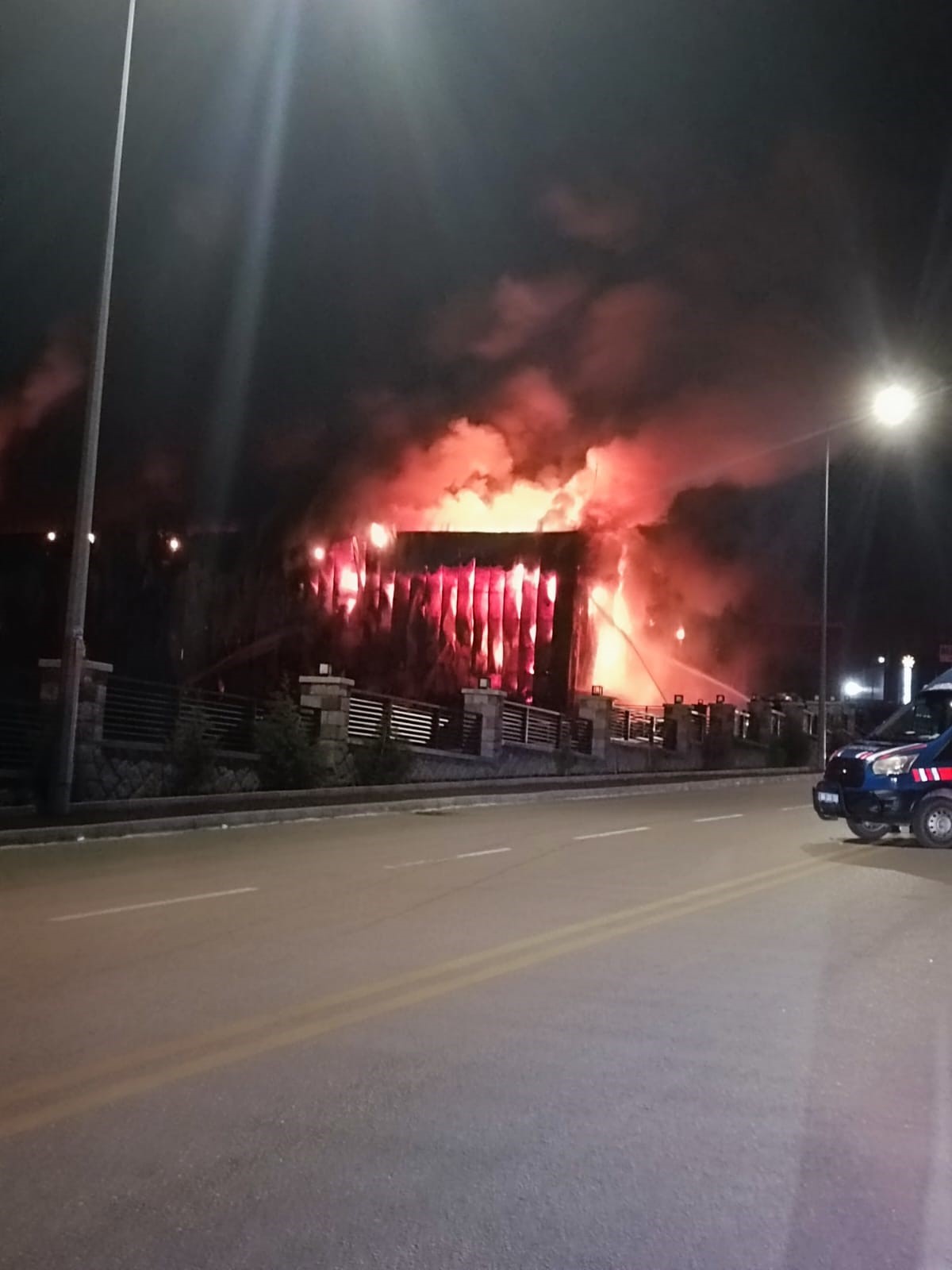 Ankara Sincan’da Kimya Fabrikasında Yangın: Ekipler Seferber Oldu