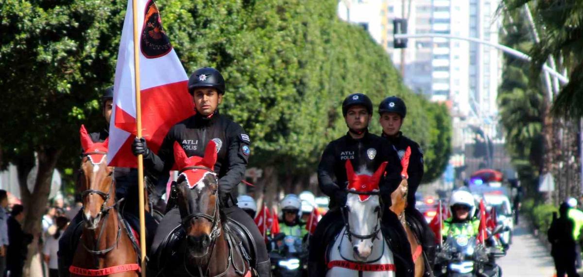 Adana’da Polis Korteji Nefes Kesti