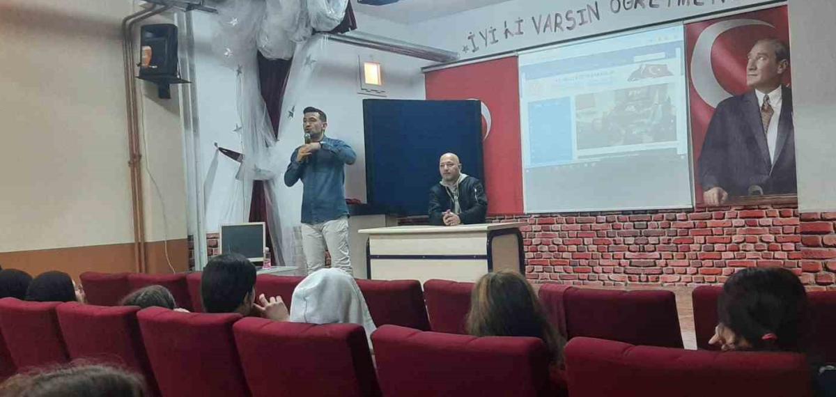 “Adım Adım Hedefime” Projesi: Ortaokul Öğrencilerine Denizcilik Lisesi Tanıtıldı