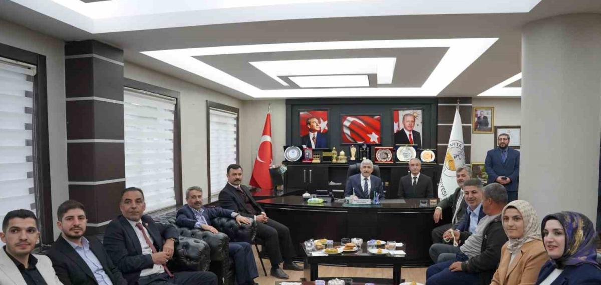Ak Parti Heyeti Başkan Hallaç ile Bir Araya Geldi