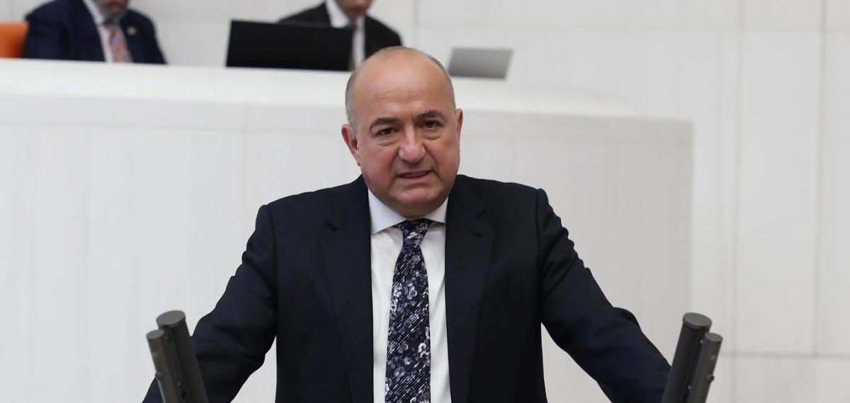 Ak Partili Gider’den Özgür Özel’e: “Boş Ver Sen Köprüyü Bedava Yapmayı. Belediye Başkanına Talimat Ver, Suyu Bedava da Yapmasın, En Azından Ucuzlatsın”