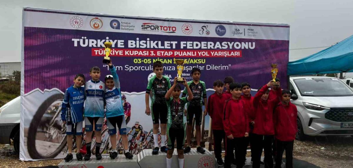 Akhisarlı Bisikletçiler Türkiye Kupası’nda Zirvede