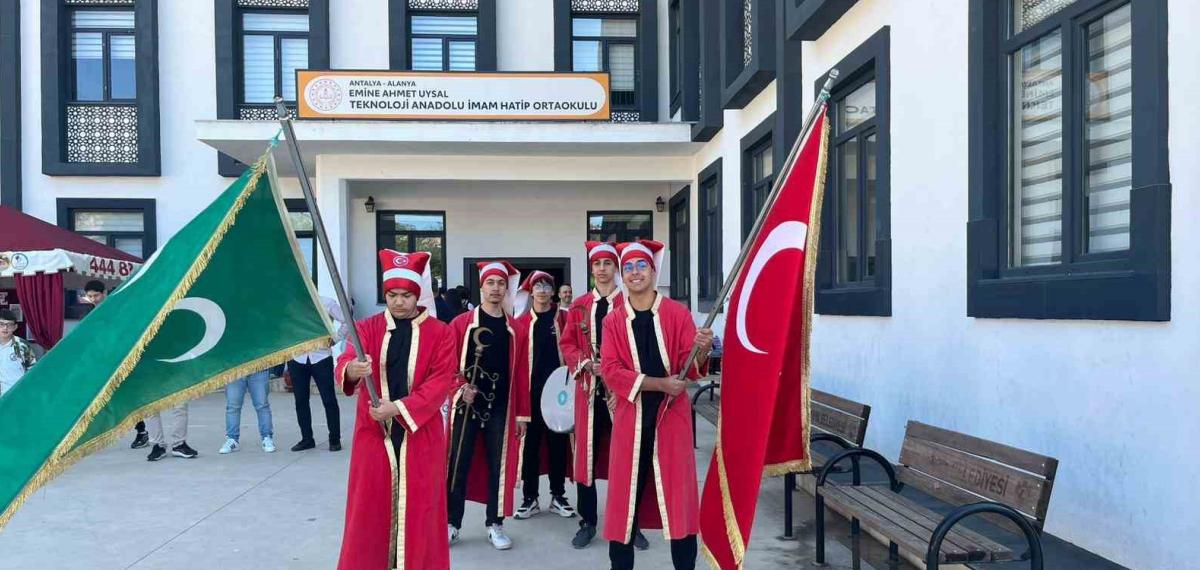 Alanya’da 5 Ülkeden 97 Öğrenci Mehter Marşlarıyla Karşılandı