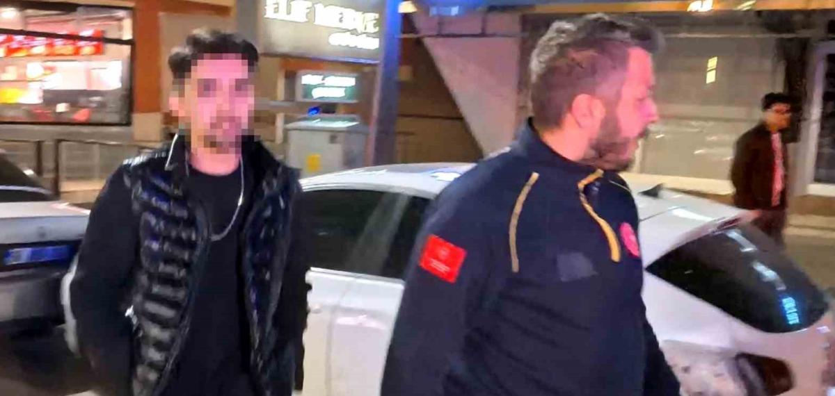 Alkollü Halde Direksiyona Geçti, 3 Araca Birden Çarptı