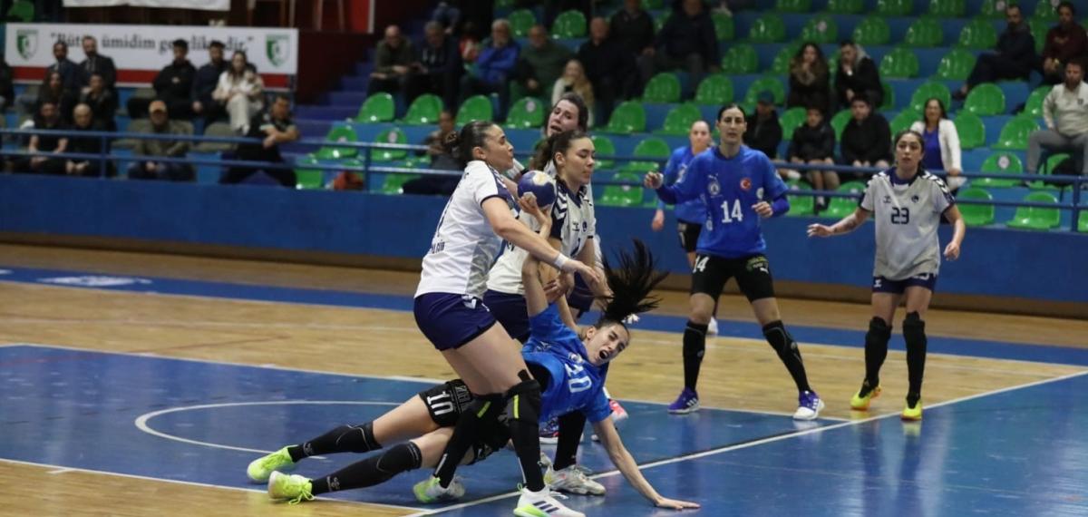 Armada Praxis Yalıkavakspor, İstanbul Deplasmanından Galibiyetle Döndü