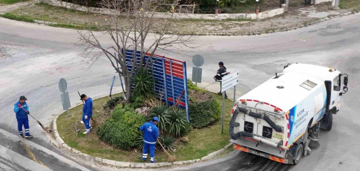 Aydın Büyükşehir Belediyesi Kuşadası’nda Çalışmalarını Sürdürüyor