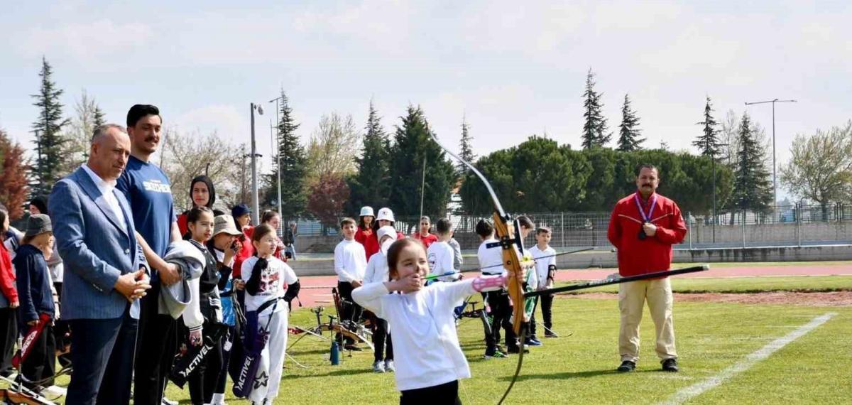 Balıkesir’de Çocuklar 23 Nisan Coşkusunu Sporla Karşıladı