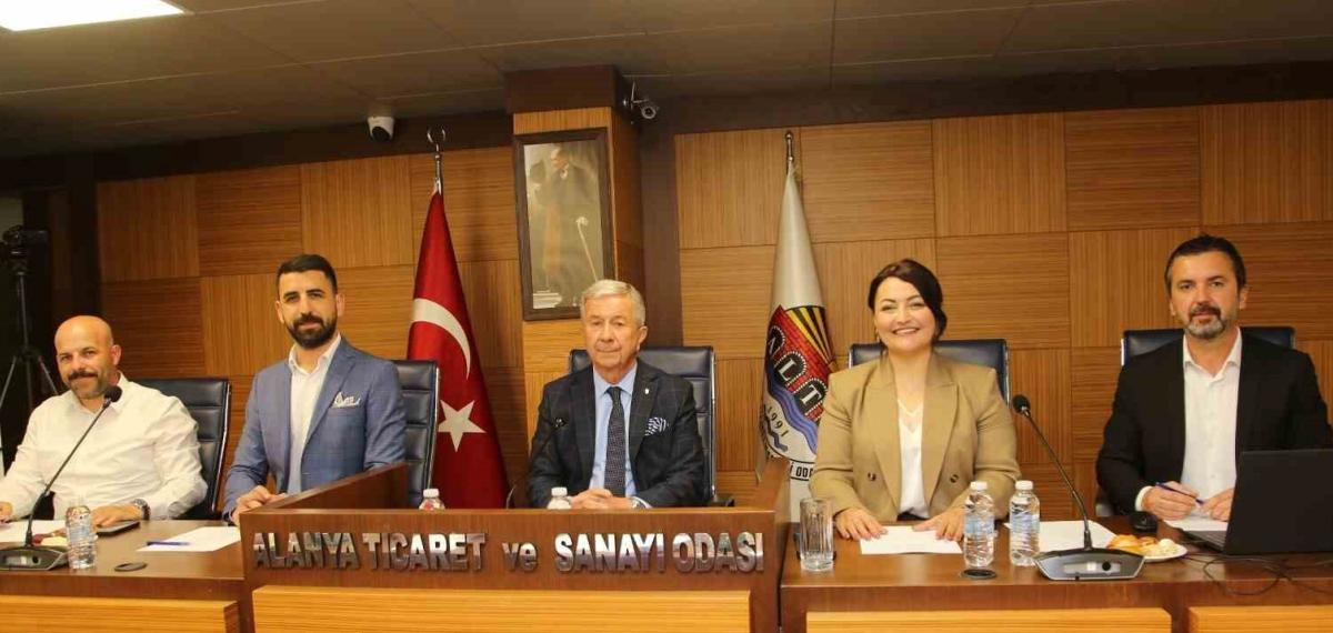 Başkan Erdem: “Alanya’nın Tarımsal Potansiyelini Daha İleriye Taşımak İçin Çalışıyoruz”