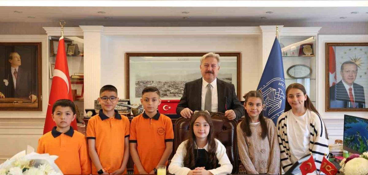 Başkan Palancıoğlu, Koltuğunu Küçük Toprak’a Bıraktı