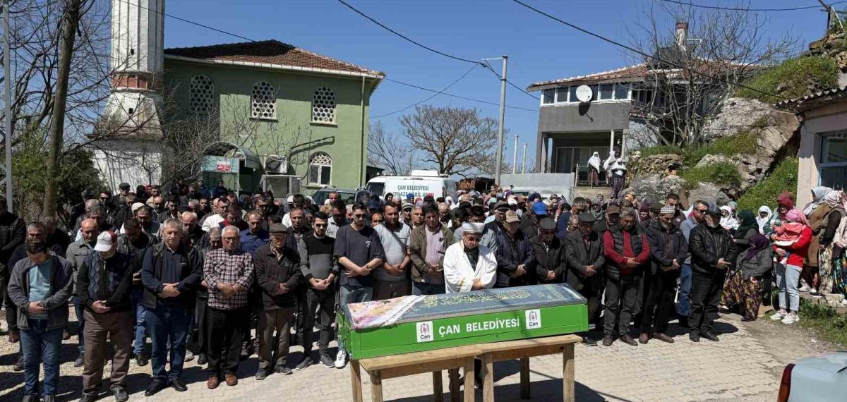 Bayramiç’te Kocası Tarafından Av Tüfeğiyle Öldürülen Kadın Toprağa Verildi