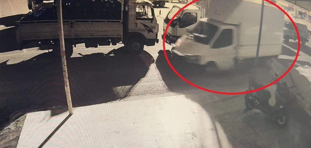 Biber Yüklü Kamyoneti Çaldılar, Biberleri Satıp Parasını Harcayamadan Yakalandılar