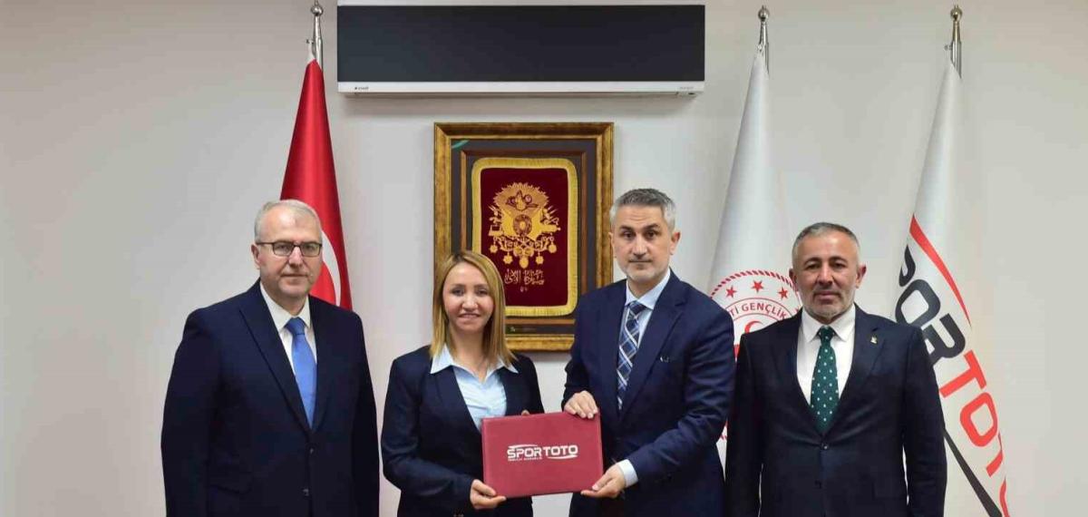 Bilecik’e Büyük Spor Yatırımı İçin İmzalar Atıldı