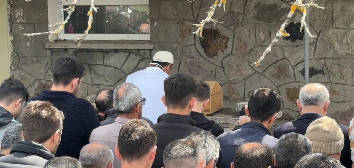 Bolu’da Annesinin Öldürdüğü 2 Aylık Ela Bebek Son Yolculuğuna Uğurlandı