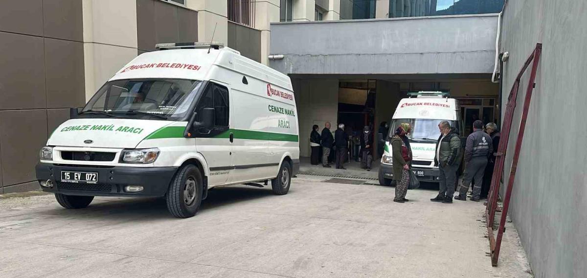 Burdur’daki 7 Canın Yitip Gittiği Kazada Hastane Morgu Önünde Acı Bekleyiş