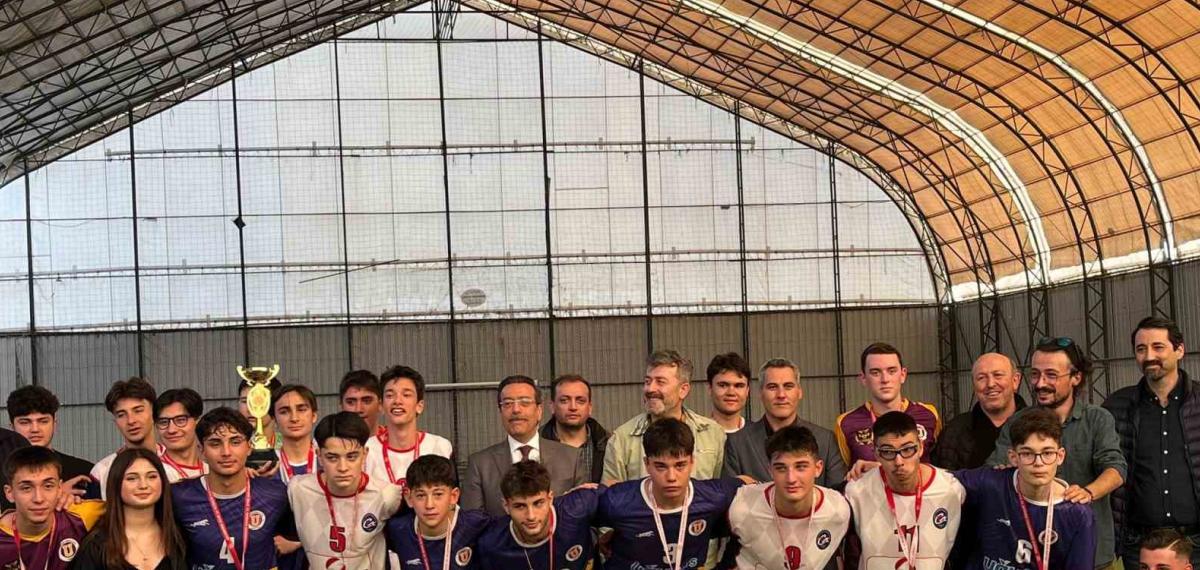 Burhaniye’de Gençlik Futbol Müsabakası Finali Yapıldı
