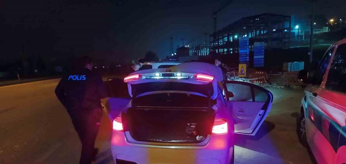 Bursa’da Gece Yarısı Hesaplaşma, Aracın Önünü Kesip Ateş Açtı