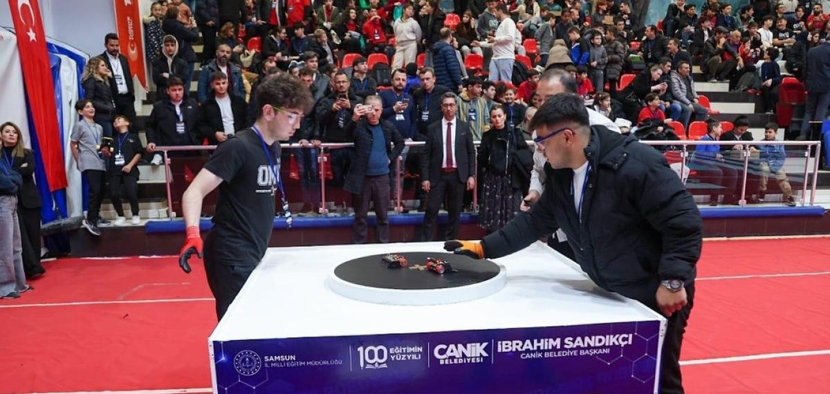 Canik’te Gençler Robotlarıyla Sahneye Çıkıyor