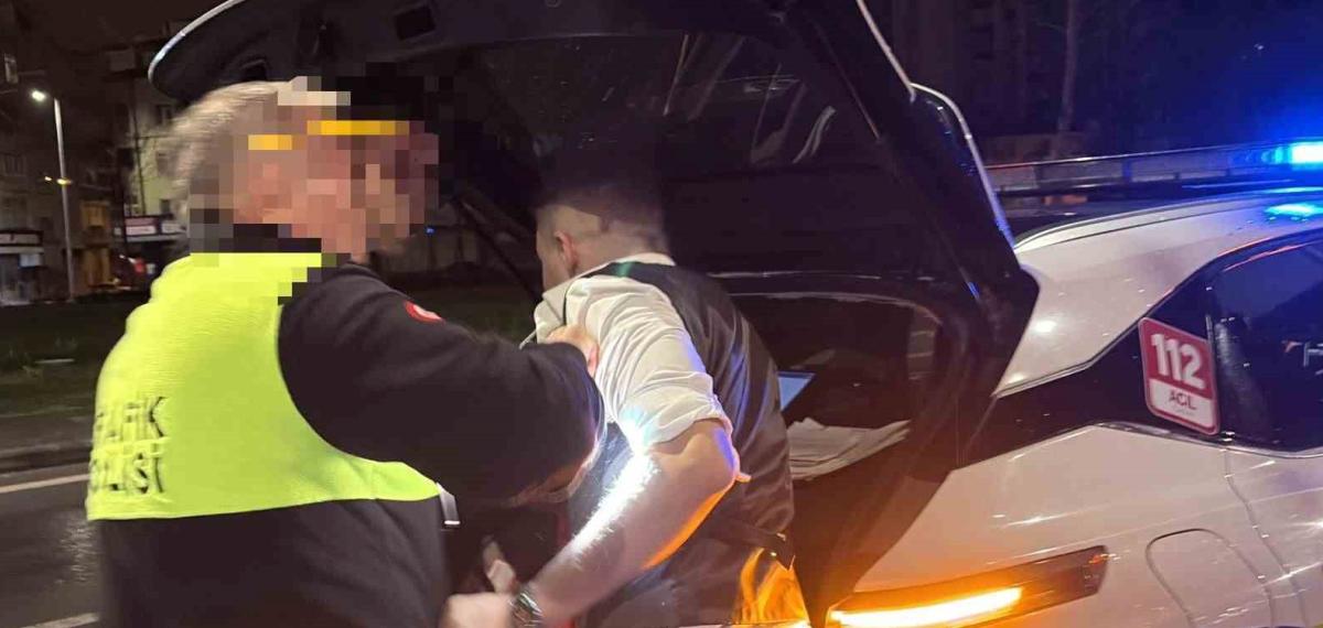 Ceza Yiyen Alkollü Sürücü Ekiplere Önce ‘Teşekkür’ Etti, Sonra Zorluk Çıkardı